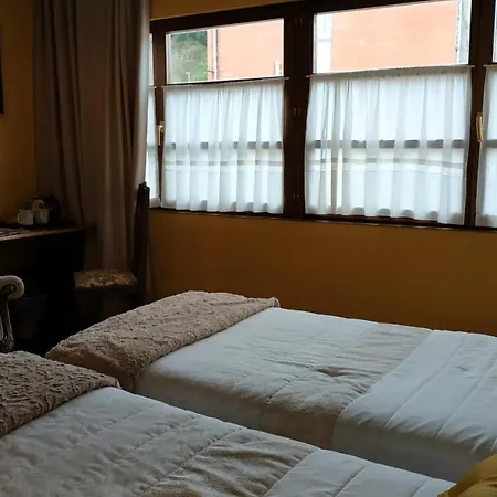 Casa Vieja Del Sastre Soto de Luiña